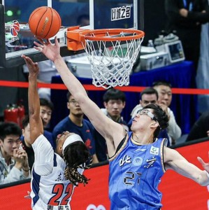 华体会官网-关键时刻出现失误，周琦登场35分钟&amp;amp;投篮10中4得13分8板2助